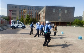 反恐防暴警钟长鸣  校园安全重于泰山